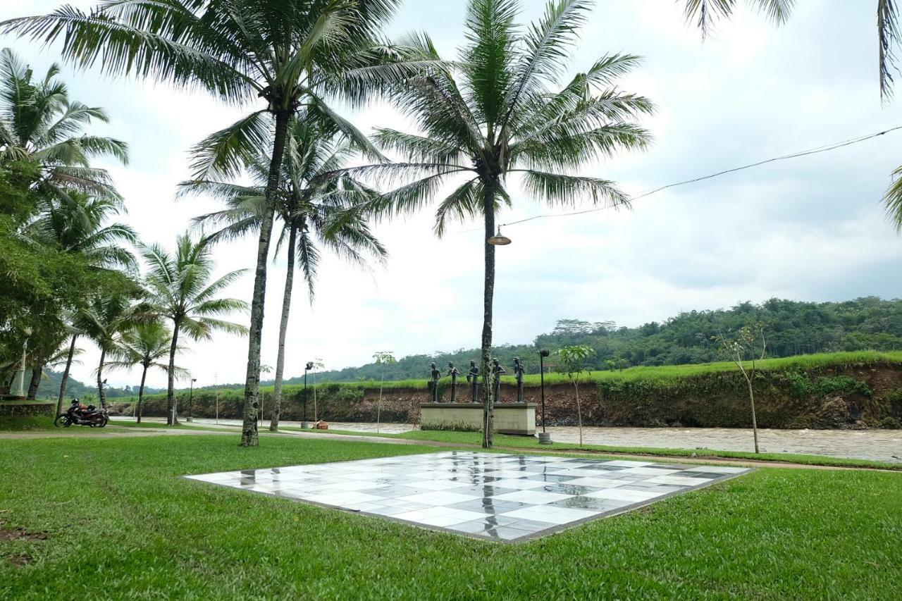 Puri Asri Hotel & Resort Magelang Exterior foto